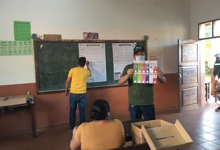 Conteo de votos en San Ignacio de Velasco/Foto: Carlos Quinquivì