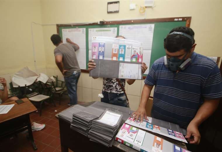Conteo de votos en Santa Cruz de la Sierra/Foto: Juan Carlos Torrejon