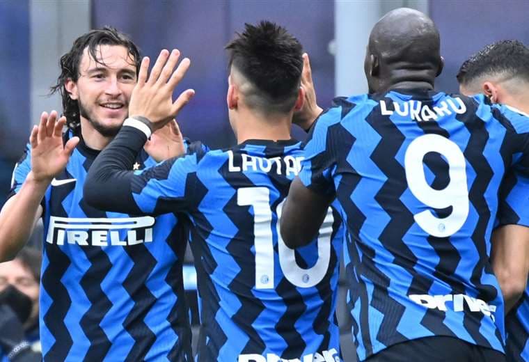 El festejo de los jugadores del Inter tras el gol de Matteo Darmian. Foto: AFP