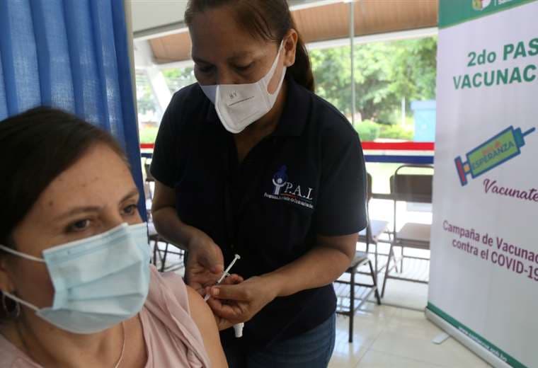 Foto Jorge Ibáñez: Vacunación contra el Covid-19 en Santa Cruz