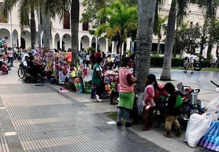 Foto redes sociales: Comerciantes que se asentaron en la Plaza 24 de Septiembre