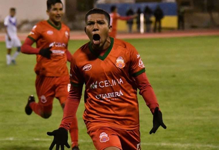 El festejo de Abastoflor tras su gol a San José. Foto: Marka Registrada