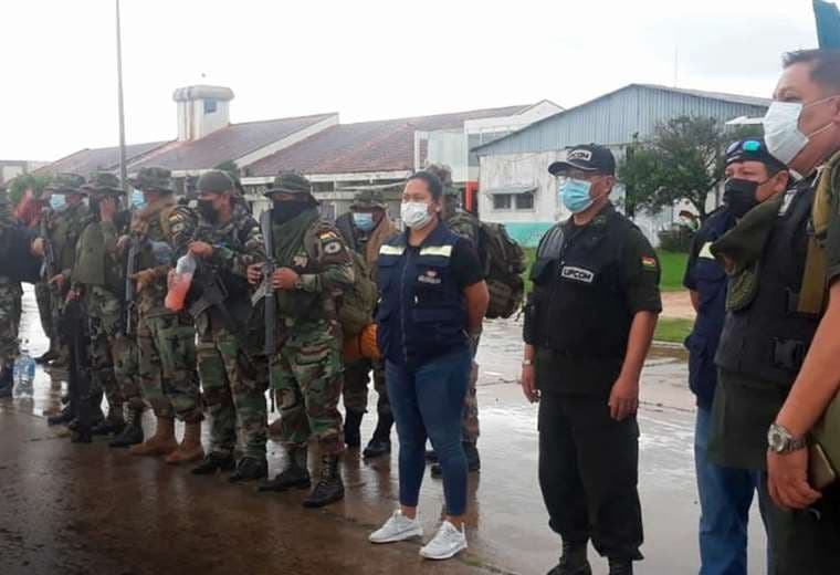 Foto Bolivia Tv: La Policía reforzó los controles en Santa Ana desde el fin de semana