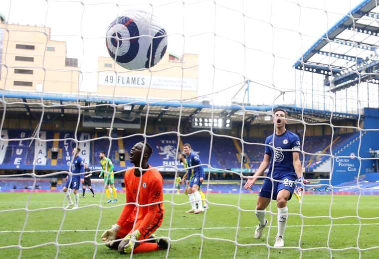 Es la primera derrota en diez partidos del Chelsea. Foto: AFP