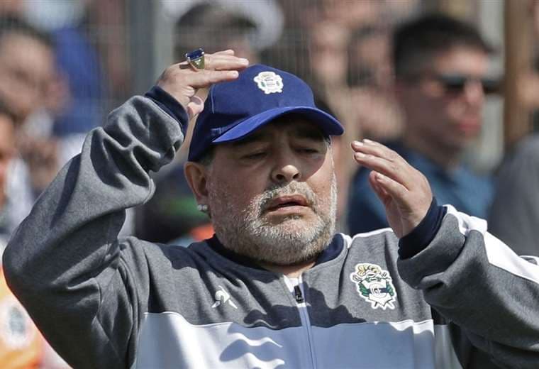 Maradona fue operado de la cabeza, tres semanas antes de su muerte. Foto: Internet
