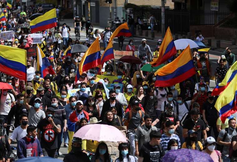 Protesta contra la pobreza y la represión policial en Bogotá
