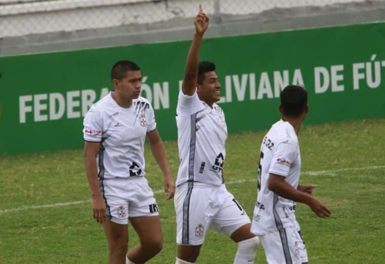 Saucedo (izq.) y Ríos (c.) marcaron los dos primeros goles de Real SC. Foto: J.C. Torrejón