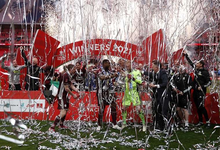 Los jugadores del Leicester festejando el triunfo. Foto: AFP