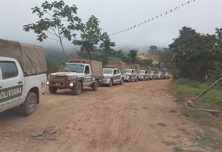Los 66 policías viajaron durante 18 horas para llegar al municipio de Mapiri