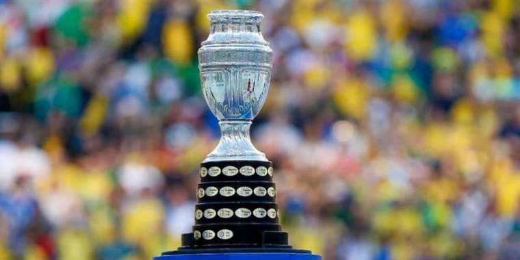 El tradicional trofeo de la  Copa América. Foto: internet