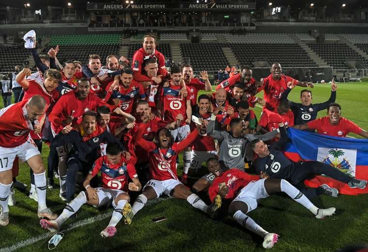 El festejo de los jugadores del Lille, campeón en Francia. Foto: AFP