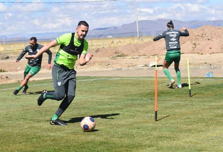 Luis Haquín entrenó hoy en Huarina con la selección. Foto: FBF