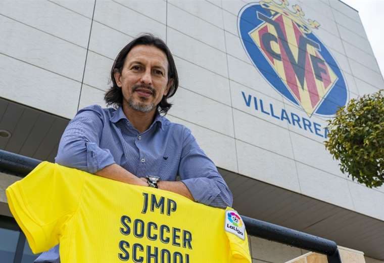 Peña tiene 48 años y tiene un sentimiento especial por el Villarreal. Foto: Internet