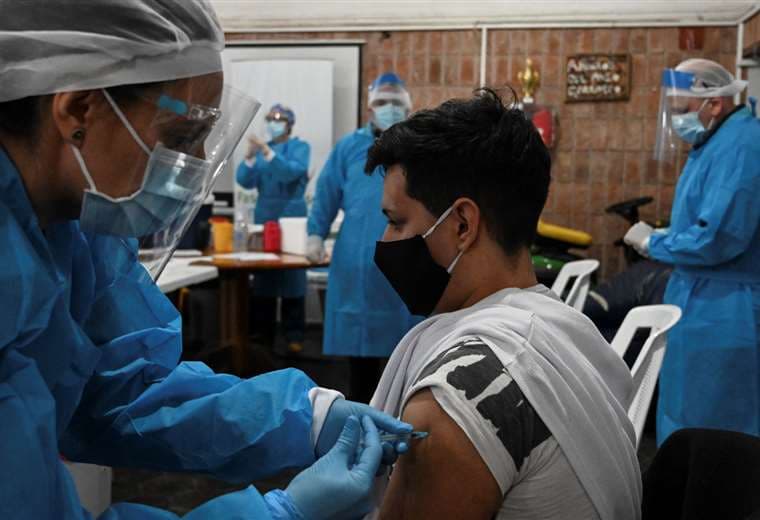 Vacunación anticovid en Uruguay /Foto: AFP