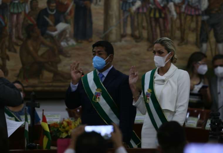 Foto Jorge Ibáñez: Israel Alcócer y Silvana Mucarzel juraron como presidente y secretaria