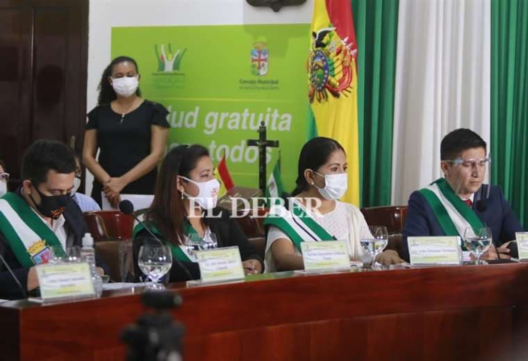La concejal Lola Terrazas, segunda de la derecha, hizo escuchar su voz /Foto: J.C Torrejón