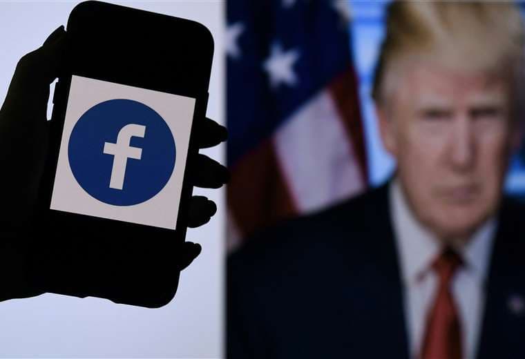Facebook mantiene el veto a Trump. Foto AFP 