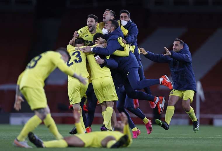 La felicidad de los jugadores de Villarreal por la clasificación a la final. Foto: AFP