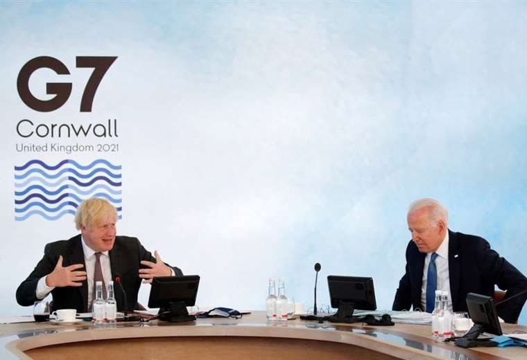 Boris Johnson y Joe Biden en la reunión del G7