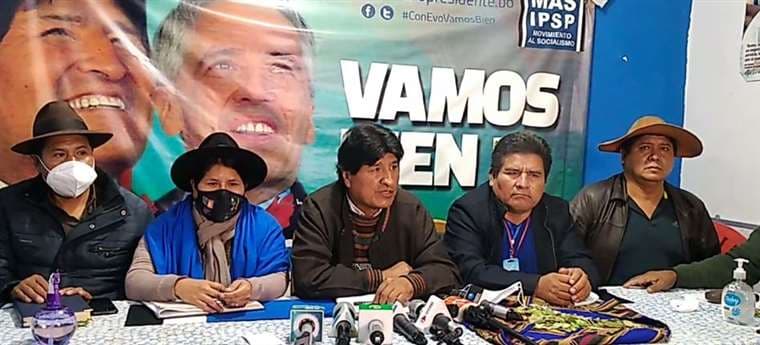 Evo Morales salió a defender la vacunación de su hija sin que le corresponda la edad