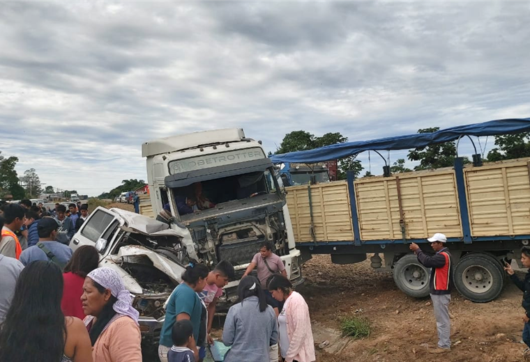 El accidente más grave fue protagonizaron por una camioneta y un camión. 