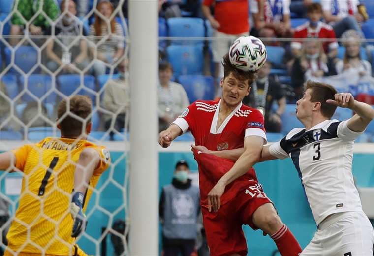 Aleksei Miranchuk (de rojo) hizo el único gol del partido. Foto: AFP