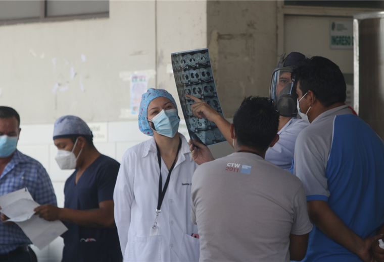 Médicos y autoridades piden asistir a los puntos de vacunación. Foto. Jorge Ibáñez 