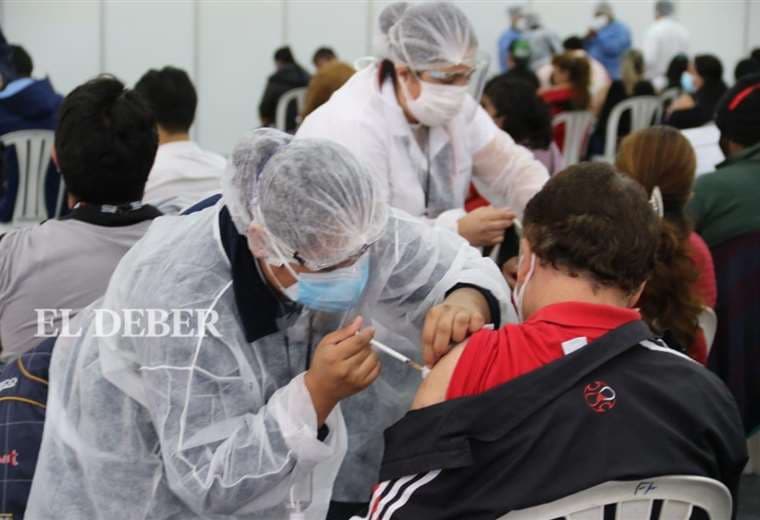 Santa Cruz quiere vacunar a sus mayores de 30 años. Foto Juan Carlos Torrejón 