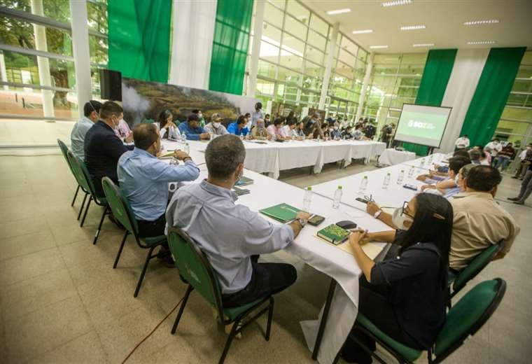 La reunión de realizó esta tarde en el Centro de Educación Ambiental.