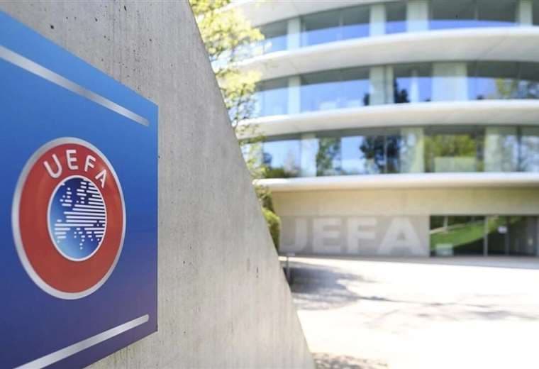 La modificación a la regla fue bastante debatida en la UEFA. Foto: Internet