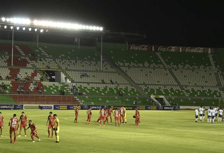Los estadios esperan por el retorno del fútbol profesional. Foto: APG Noticias