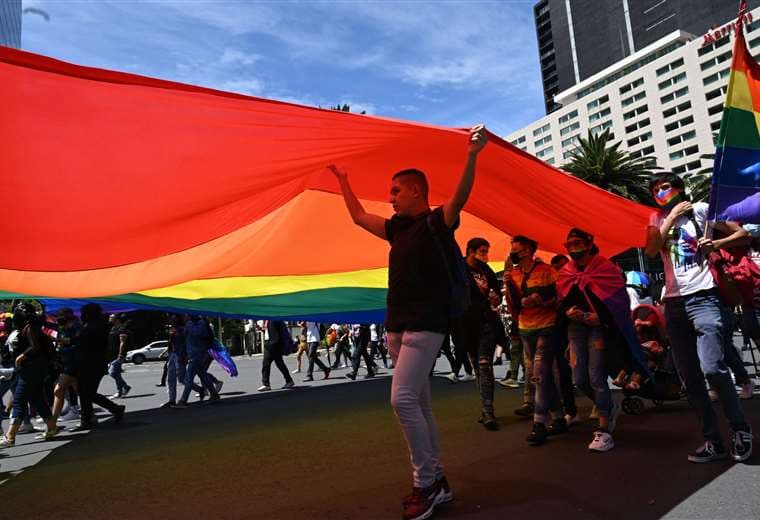 Marcha contra la homofobia en México