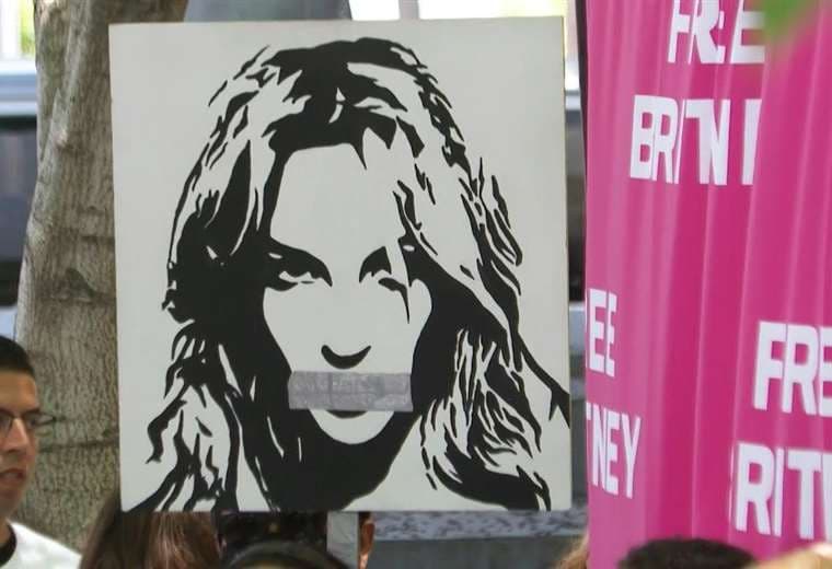 Foto: AFP. Seguidores de la artista se movilizan en cada audiencia de Britney Spears