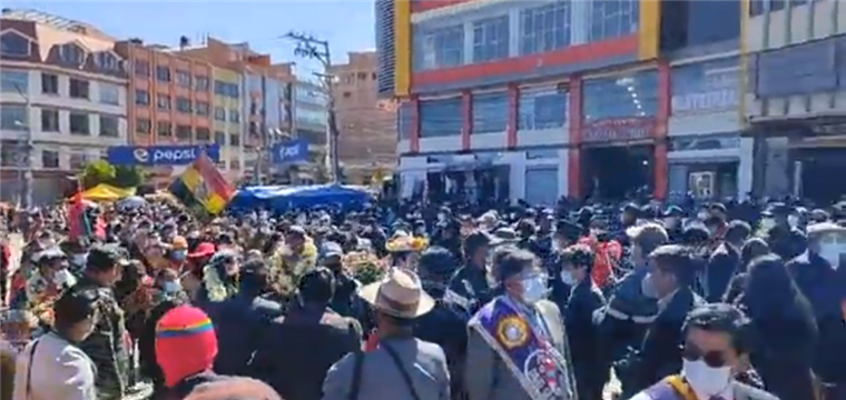 La masiva festividad en El Alto I Captura.