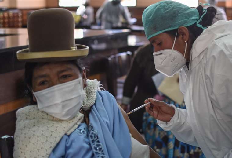 Vacunación en La Paz I AMN.