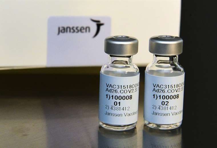 Sedes distribuye las primeras dosis de la vacuna Johnson & Johnson. Foto: Internet