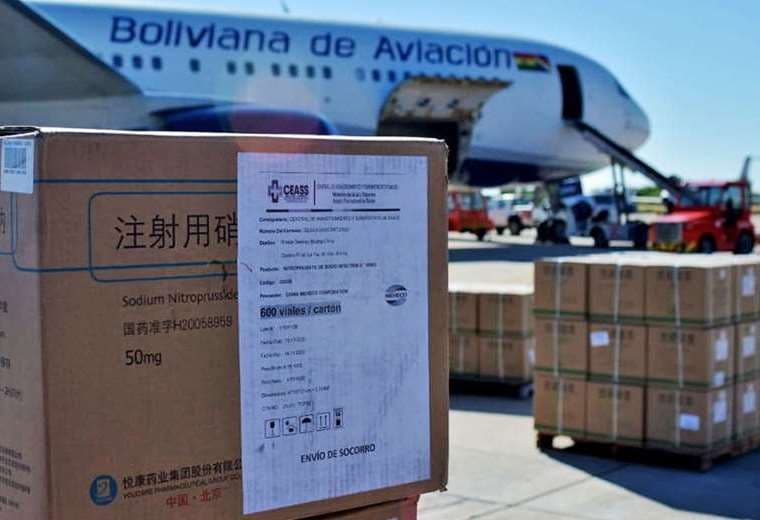 Foto archivo El Deber: las dosis llegaron en una vuelo de BoA procedente de China.