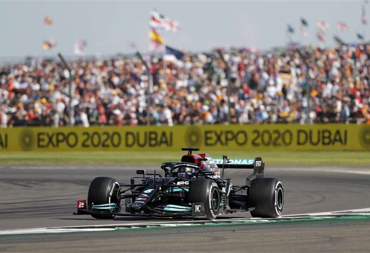 Lewis Hamilton ganó en casa. Verstappen abandonó. Foto: AFP