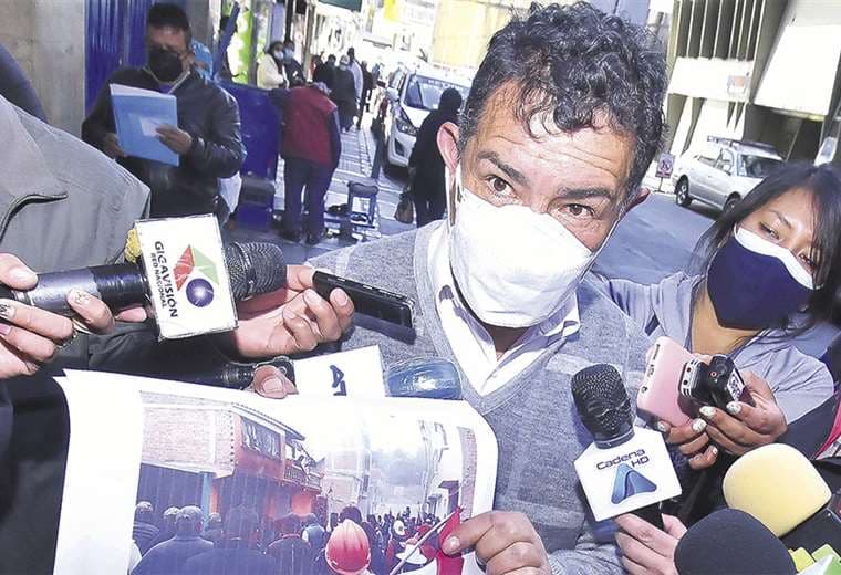 Expresidente de Diputados apunta a Marco Pumari por la quema de su casa