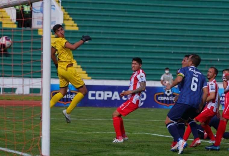 La acción en la que Independiente llegó a la apertura del marcador. Foto: APG Noticias
