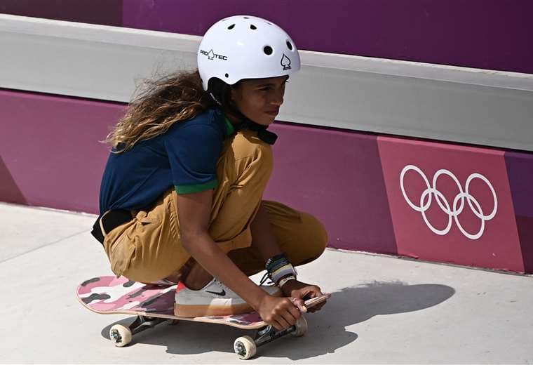 Rayssa Leal ganó este lunes medalla de plata para Brasil. Foto. AFP
