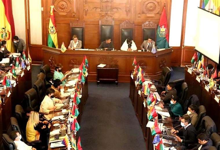 La cámara de Senadores de Bolivia le negó el homenaje a Valcárcel