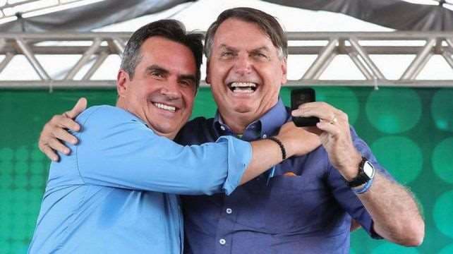 Ciro Nogueira junto a Jair Bolsonaro