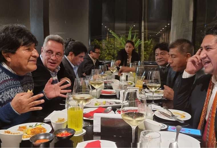 Evo estuvo reunido con Cerrón y otras personas en Lima