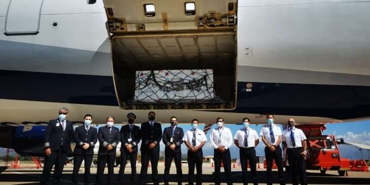 La tripulación de cada viaje de BoA esta compuesta por 15 personas.