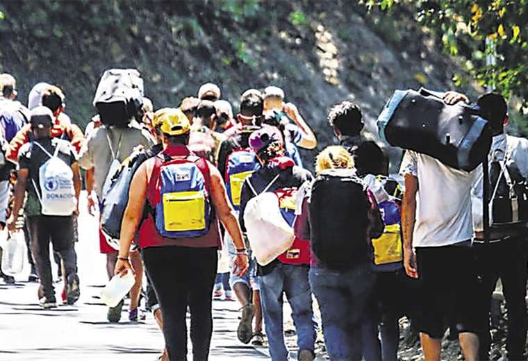 Son miles los que salen de Venezuela en busca de un futuro mejor