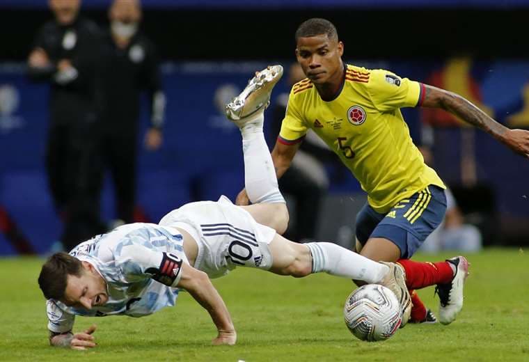 Argentina y Colombia protagonizaron un partido muy luchado. Foto: AFP