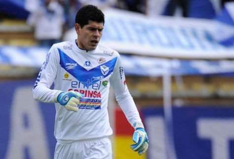 Carlos Lampe con la camiseta de San José, que es igual a la de Vélez. Foto: Internet