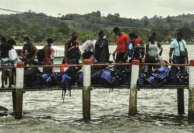 Inusual flujo de migrantes haitianos, africanos, venezolanos y cubanos en Colombia |  AFP