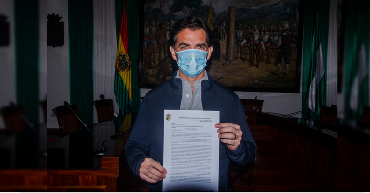 Manuel Saavedra plantea una demanda contra la exalcaldesa por enriquecimiento ilícito